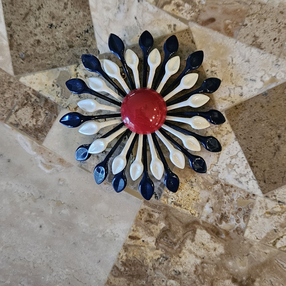 Red White & Blue Flower Floral Enamel Brooch Pin Gold Tone Patriotic 4th of July